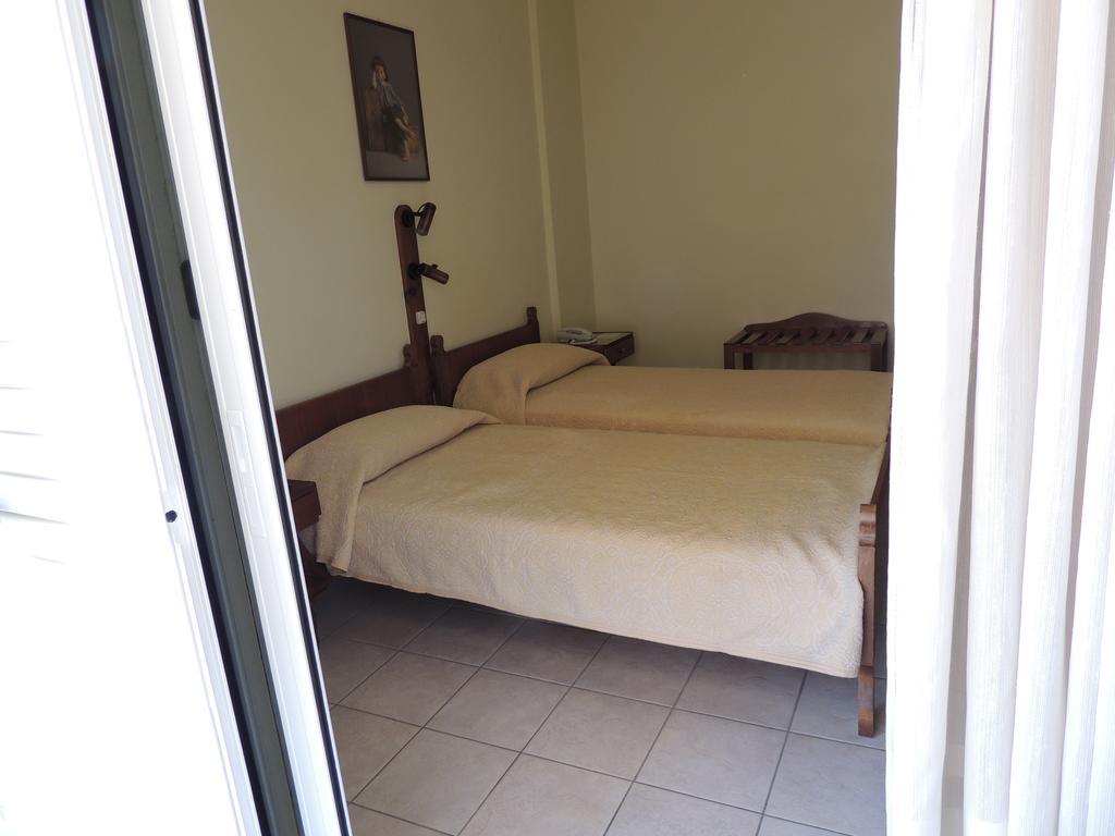 Miami Studios Loutra Edipsou  Bilik gambar