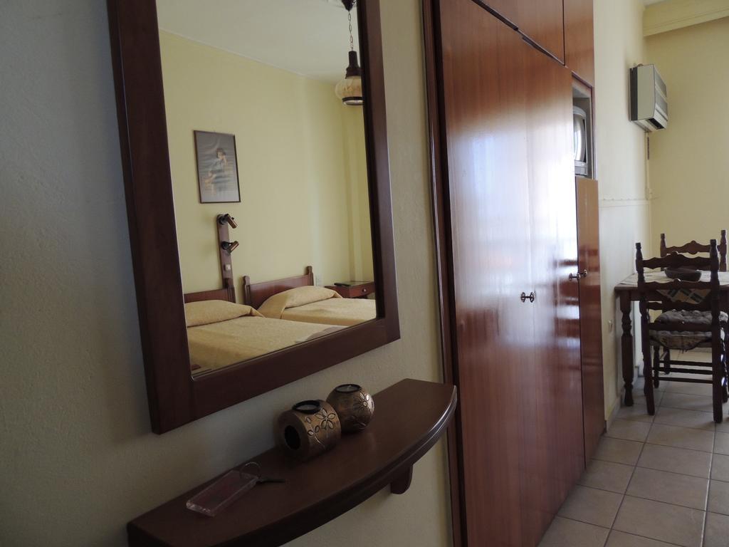 Miami Studios Loutra Edipsou  Bilik gambar