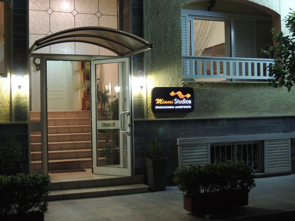 Miami Studios Loutra Edipsou  Luaran gambar